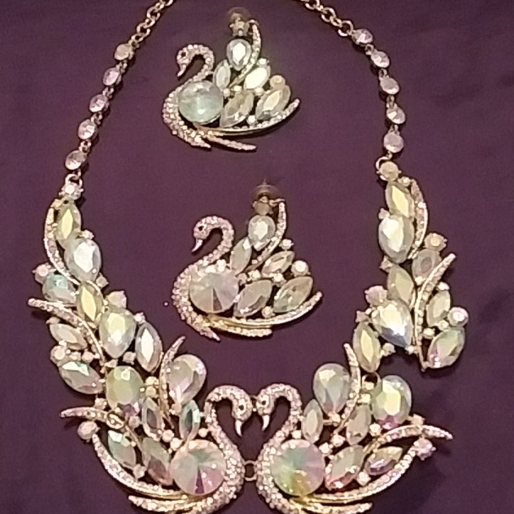 AB Rhinestone Swan Necklace with Earrings